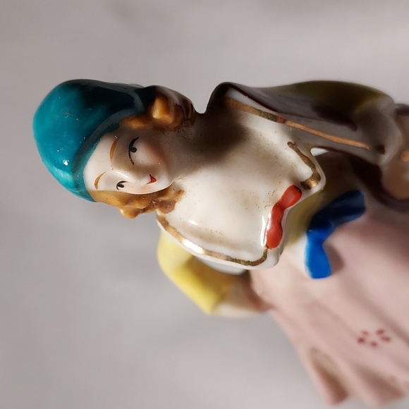 Vintage  Made in Occupied Japan Man With Mandolin Lady With Violin Figurines - Picture 7 of 9